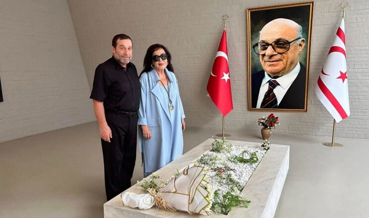 Bunun yolu da Kıbrslı Türkler’den geçer