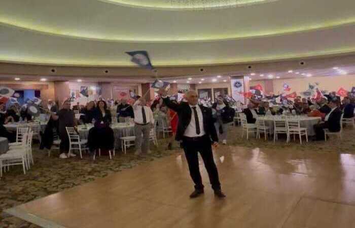 Hürriyetçi Eğitim-Sen Adana, Öğretmenler Günü Gala gecesiyle birlik ve dayanışma mesajı verdi; Başkan Mehmet Akif Özcan tüm öğretmenlere “Örgütlenmeye katılın” çağrısı yaptı.