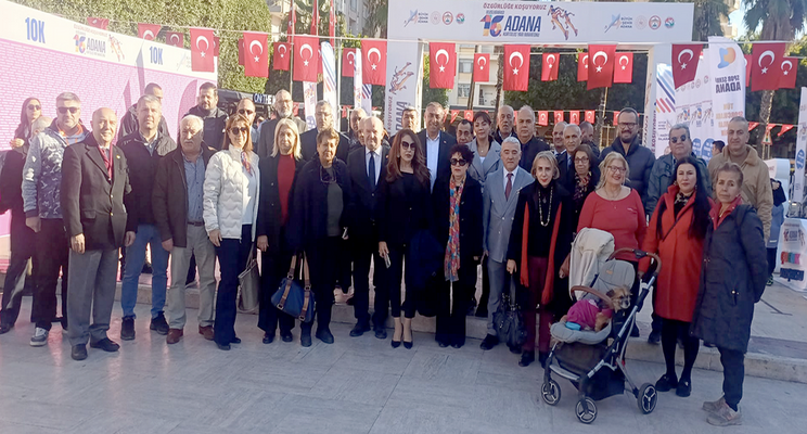 10 Ocak Atatürk Anıtı