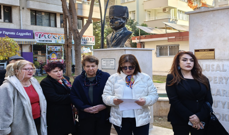 Basın açıklamasını Yasemin Atasoy Okudu