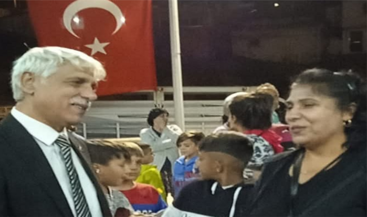 Ekonomik Krizin Yükü Kadınların Omuzlarında: Akbulut’tan Çarpıcı Mesaj Roman Kadınlara Dikkat Çeken 8 Mart Açıklaması: “Hiçbir Kadın Sahipsiz Değildir”