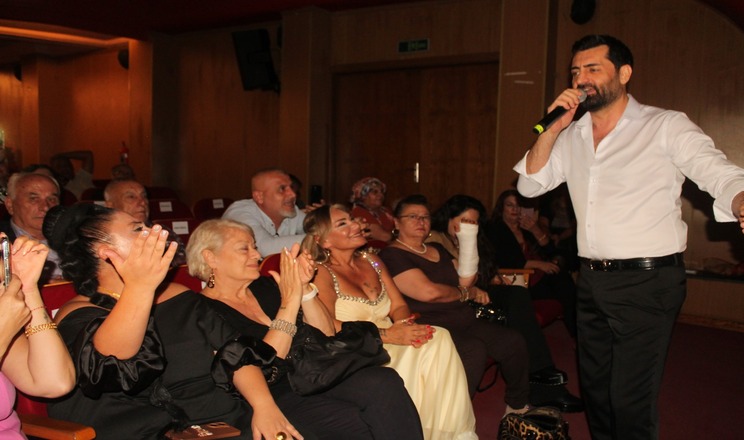 Adana'da Bilal Yıldırım Rüzgarı! Hicran Kara'dan Unutulmaz Gece