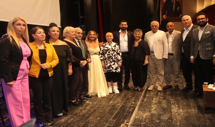 ADANA'DA ASRIN DOKUNUŞU: ASİL KADINLAR PLATFORMU'NDAN HAFIZALARA KAZINAN MÜZİK VE ONUR GECESİ!