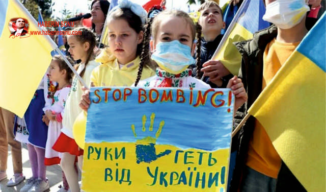 Adana’da yaşayan Ukraynalılar eylem yaptı