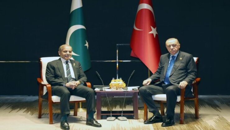 Cumhurbaşkanı Erdoğan, Pakistan Başbakanı Şahbaz Şerif ile Çin’de Görüştü