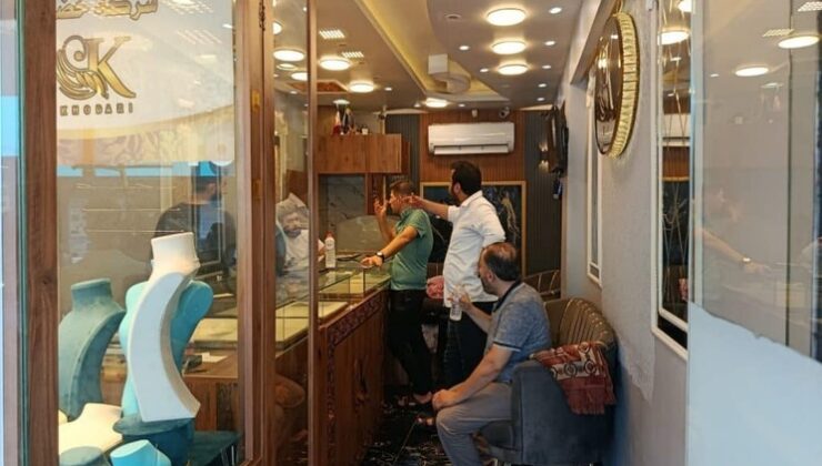 Adana’da Silahlı Kuyumcu Soygunu: 1 Kilo Altın Çalındı, 2 Çalışan Yaralı