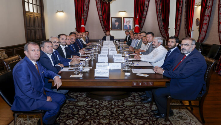 Büyük Aile Platformu, Adana Valisi Yavuz Selim Köşger ile Bir Araya Geldi