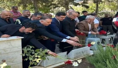 MHP Seyhan İlçe Başkanlığı, Merhum Recai Yıldırım’ı Kabri Başında Andı