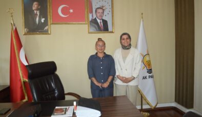 Seyhan’da Kadın Gücü Yükseliyor: Sümeyra Özdemir Sahada Etkin