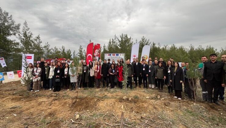 Genç İletişimciler Yeşil Vatan Hatıra Ormanı” İçin Fidanlar Dikildi