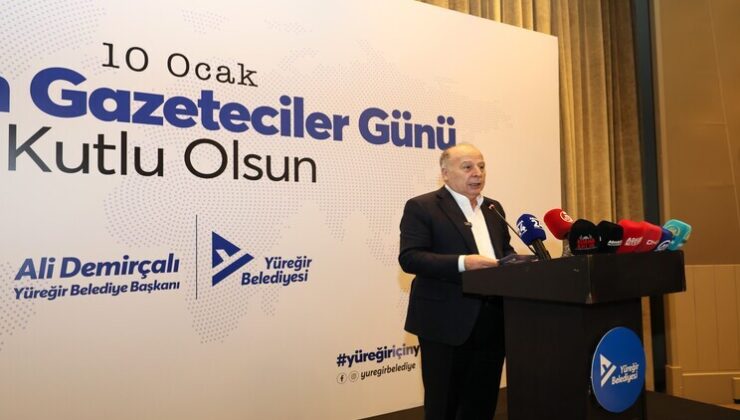 BAŞKAN DEMİRÇALI GAZETECİLERLE KAHVALTIDA BULUŞTU