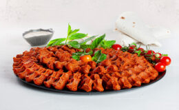 Çiğ köfte, Anadolu mutfağına uzanan köklü bir lezzet olarak biliniyor.