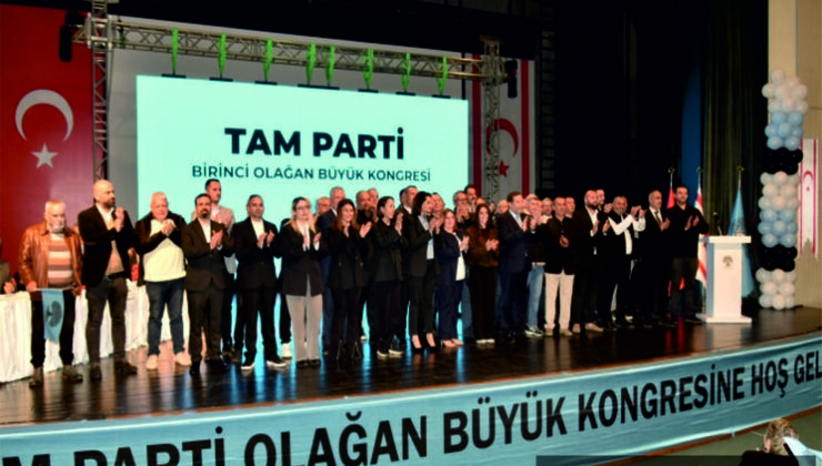 Serdar Denktaş Oy Birliğiyle Yeniden Genel Başkan! TAM Parti Resmen Siyasi Arenada