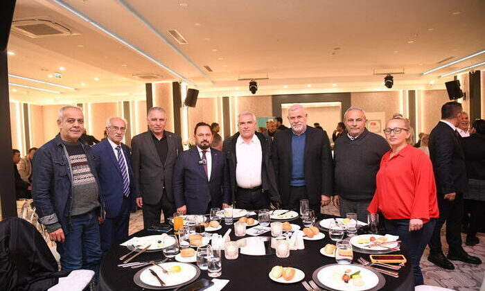 SARIÇAM BELEDİYE BAŞKANI BİLAL ULUDAĞ’DAN GAZETECİLER ONURUNA YEMEK