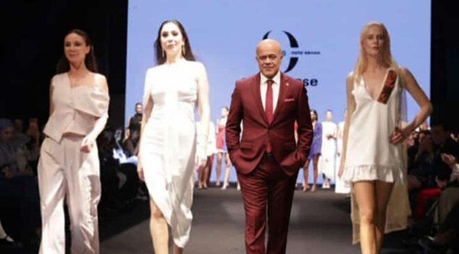 OPEN STAGE FİNALİNE HABİB AYTEKİN DAMGA VURDU! SALON DAKİKALARCA ALKIŞLADI