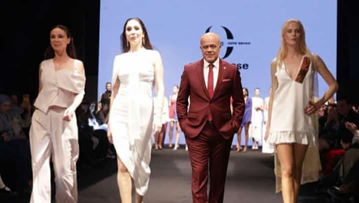 OPEN STAGE FİNALİNE HABİB AYTEKİN DAMGA VURDU! SALON DAKİKALARCA ALKIŞLADI