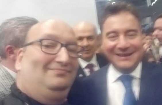 Randy Cihan Bektaş’tan Ali Babacan’a Sürpriz Ziyaret: Ezber Bozan Açıklamalar !