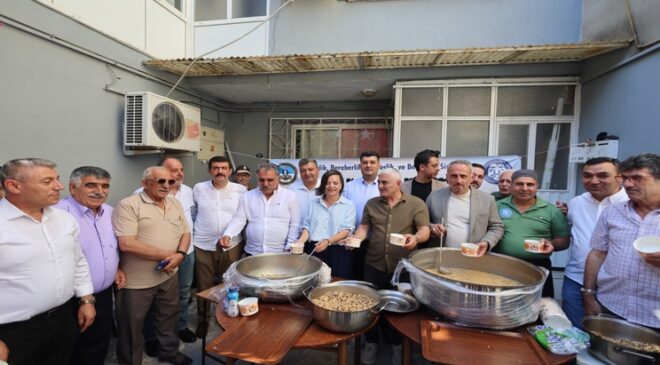 ESKİİZMİR’DE AŞURE BEREKETİ: ERZURUMLULAR BİRLİK SOFRASINDA BULUŞTU
