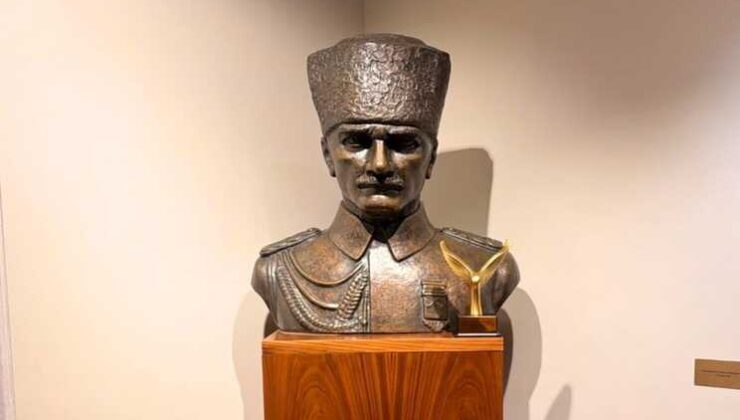 Akif Manaf Sağlık ve Barış Ödülü Gazi Mustafa Kemal Atatürk’e İthaf Edildi