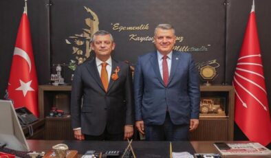 Ayhan Barut“Haydi Adana, büyük buluşmaya”