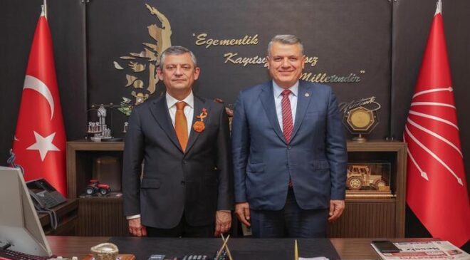 Ayhan Barut“Haydi Adana, büyük buluşmaya”