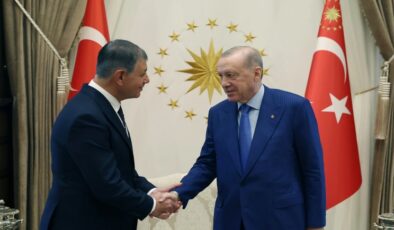 İZMİR’İN GÜNDEMİ KÜLLİYE’YE TAŞINDI: ERDOĞAN İLE TUGAY BİR ARAYA GELDİ