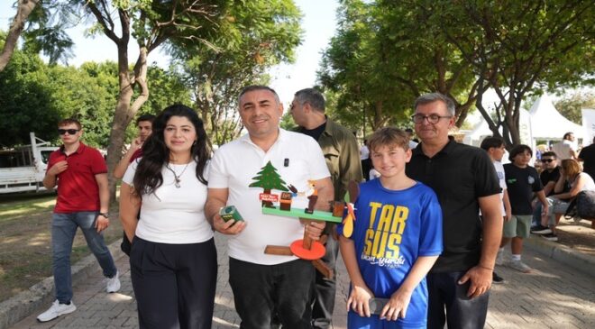 Lezzet Festivali’nde Büyükşehir’den öğrencilere kebap ikramı